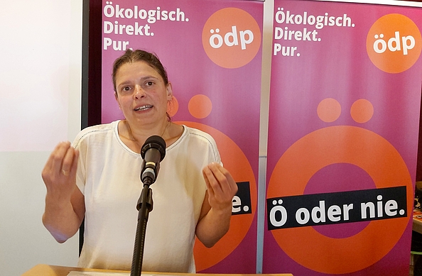 Agnes Becker bei Rede