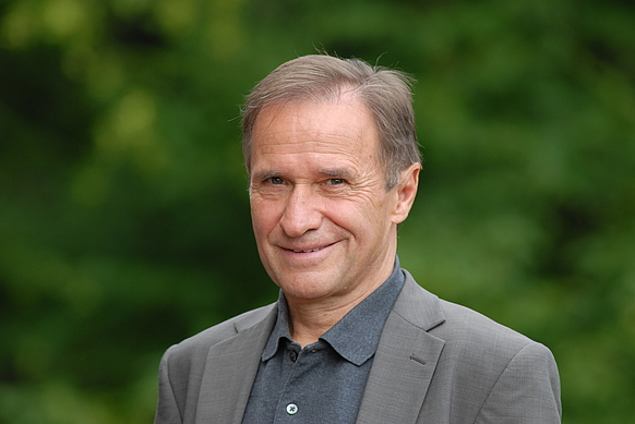 Der renommierte Chemiker, Wissenschaftsjournalist, Bevölkerungsforscher und Buchautor Dr. Reiner Klingholz ist zu Gast bei der ÖDP in Regensburg.