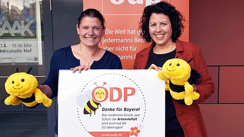 Die ÖÖDP-Europaabgeordnete Manuela Ripa (rechts) und die ÖDP-Landesvorsitzende Agnes Becker
