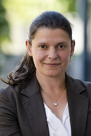 Agnes Becker, ÖDP-Landesvorsitzende, Tierärztin und Initiatorin des Volksbegehrens „Rettet die Bienen!“ Agnes Becker, ÖDP-Landesvorsitzende, Tierärztin und Initiatorin des Volksbegehrens „Rettet die Bienen!“