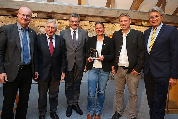 Landtagspräsident a.D. Alois Glück, Staatsminister Dr. Florian Herrmann, die ÖDP-Landesvorsitzenden Agnes Becker und Tobias Ruff sowie Dr. Fritz Brickwedde, Stiftungsratsvorsitzender der Heinz-Sielmann-Stiftung 