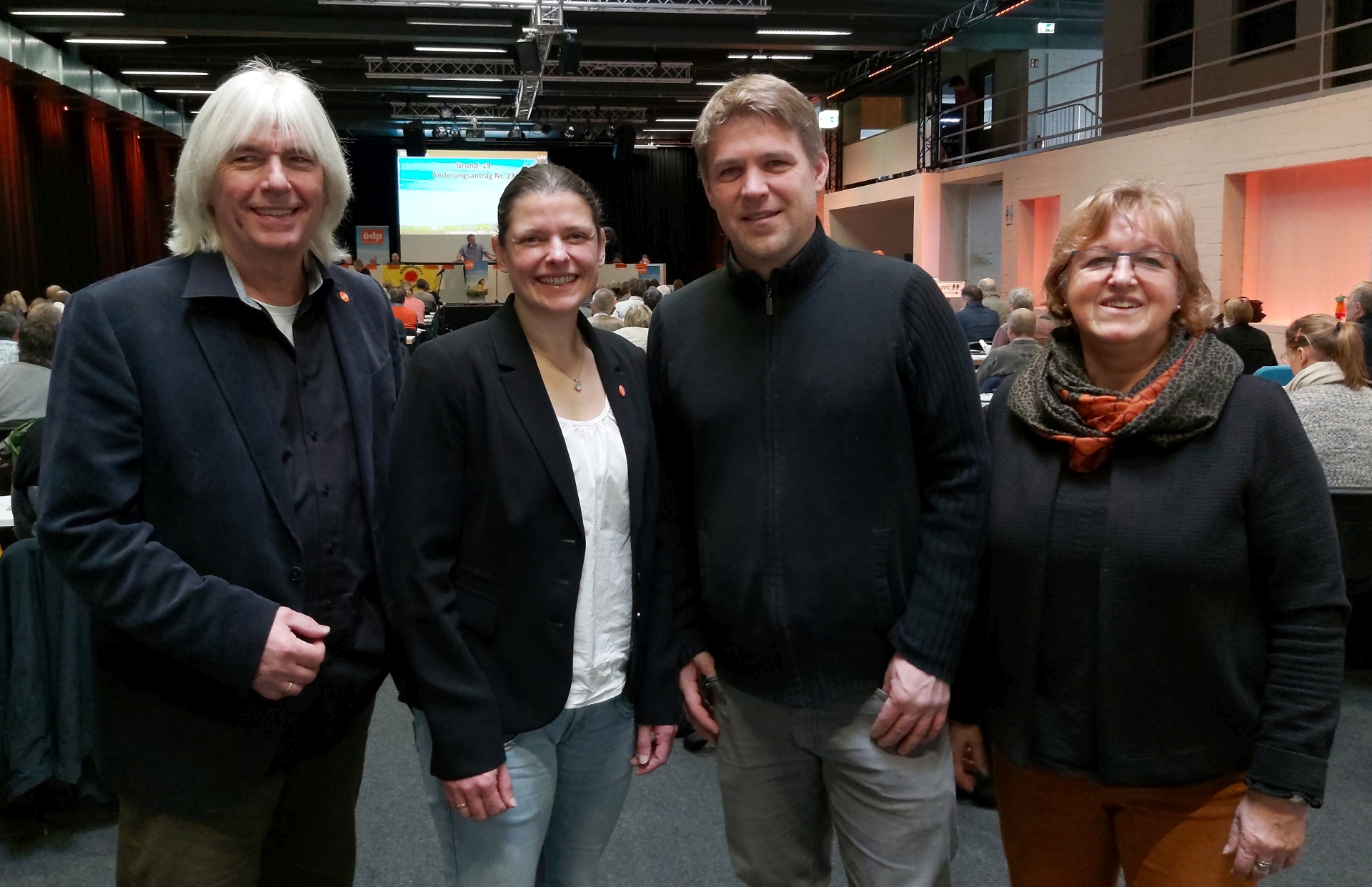 die ÖDP-Landesvorsitzenden Agnes Becker und Tobias Ruff (Mitte) mit ihren Stellvertretern Martha Altweck-Glöbl (rechts) und Thomas Büchner (links)