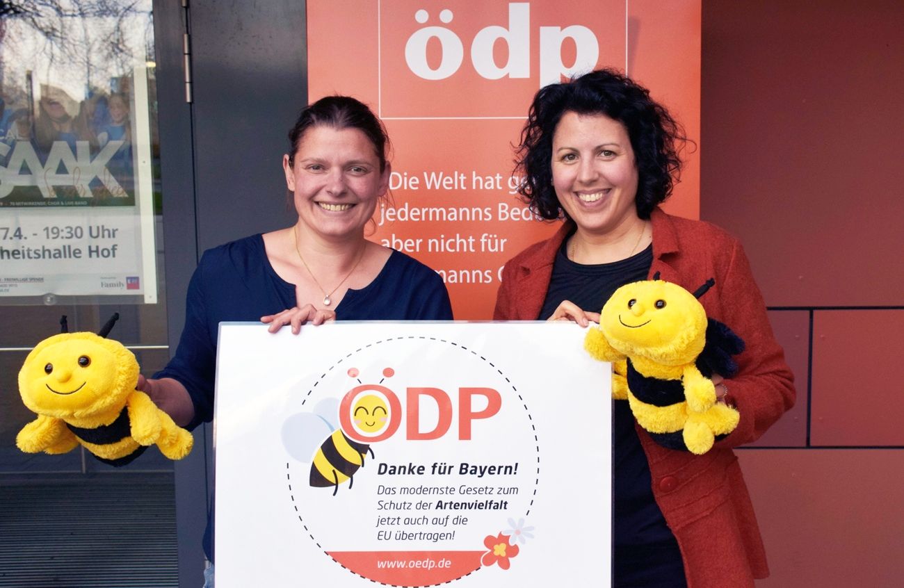Die ÖÖDP-Europaabgeordnete Manuela Ripa (rechts) und die ÖDP-Landesvorsitzende Agnes Becker